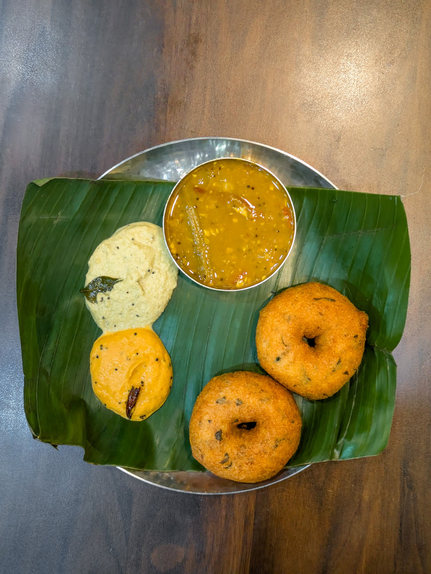 Crispy Vada Sambar